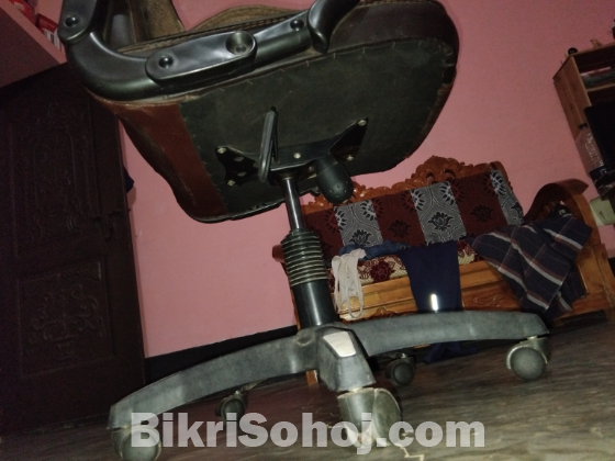 Boss chair